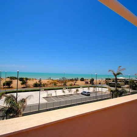 Isula Beach