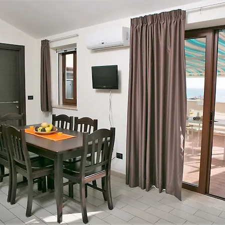 Isula Beach Appartamento *